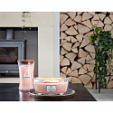 WoodWick Pressed Blooms & Patchouli - Drcené květy a pačuli vonná svíčka s dřevěným širokým knotem a víčkem sklo loď 453 g