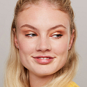 Essence Melted Chrome Eyeshadow oční stíny 08 Golden Crown 2 g