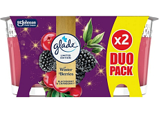 Glade Winter Berries świeca zapachowa w szkle duo 2 x 112 g