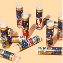 Crazy Rumors Zodiac Štír balzám na rty s příchutí manga, citronu a lesních plodů 4,4 ml
