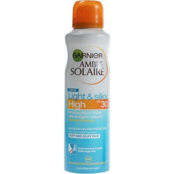 Garnier Ambre Solaire Light & Silky SPF30 sprej na opalování 150 ml