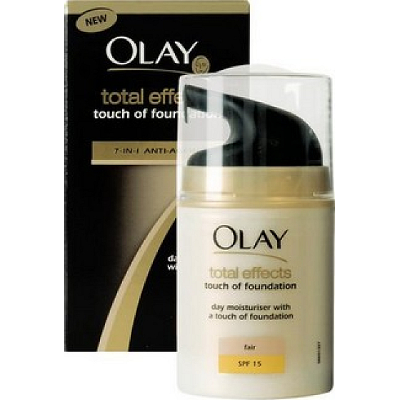Olay Total Effects Touch of Foundation Fair 7v1 SPF15 denní krém 50 ml