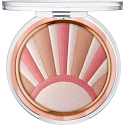Essence Kissed by The Light rozjasňující pudr 01 Star Kissed 10 g