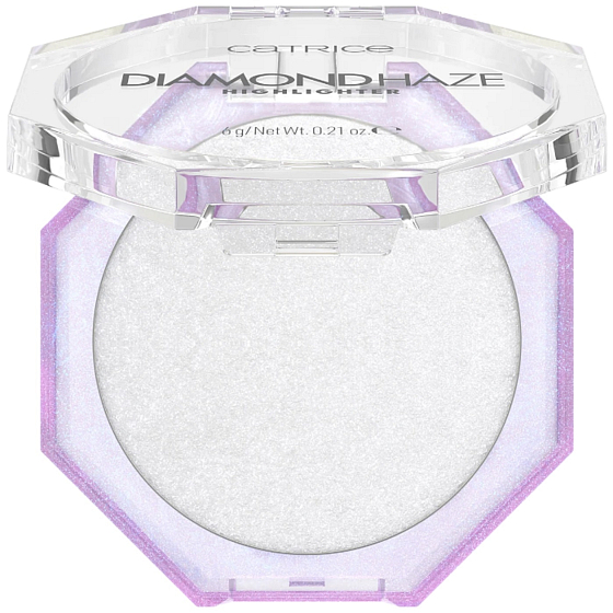 Catrice Diamond Haze rozjasňovač 010 Gimme Glitter, 6 g. Rozjasňovač s jemnými třpytkami, který dodává pleti zářivý a třpytivý efekt pro oslnivý vzhled.
