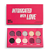 Makeup Obsession Intoxicated By Love Paletka 10 pigmentovaných metalických, třpytivých a přechodových očních stínů 13 g
