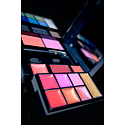 Be Chic! One And For All Beauty Palette - oční stíny, lesky na rty, tvářenky, 45 g