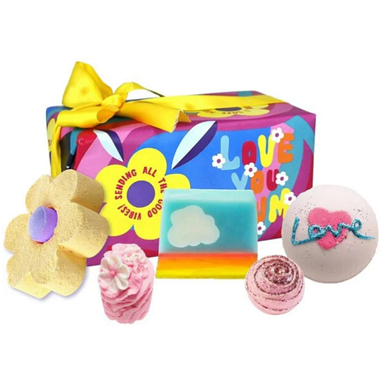 Bomb Cosmetics Kocham Cię Mamo - Kochaj się Mamo, musująca kula do kąpieli 160 g + 3D musująca kula do kąpieli 160 g + mydło glicerynowe 100 g + masło do kąpieli 50 g + masło do kąpieli 30 g, zestaw kosmetyczny