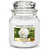 Yankee Candle Camellia Blossom - Kamélie pachnąca świeczka Classic średnie szkło 411 g