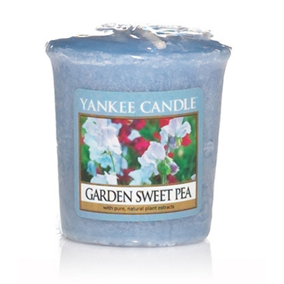 Yankee Candle Garden Sweet Pea - Hrachor vonná svíčka votivní 49 g