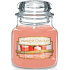 Yankee Candle White Strawberry Bellini - Bílý jahodový koktejl vonná svíčka Classic malá sklo 104 g