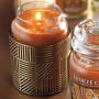 Yankee Candle Crosshatch Brass svícen mosazný na střední a velkou vonnou svíčku Classic 10 x 11 cm