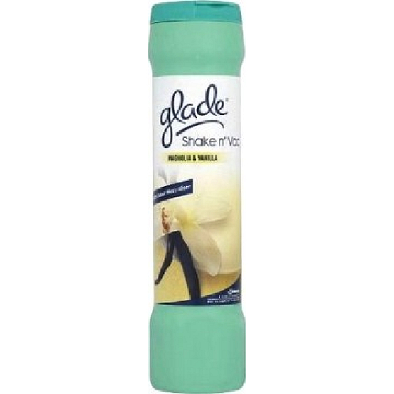 Glade Shake n Vac Magnolia & Vanilla osvěžovač koberců a pohlcovač pachů 500 g