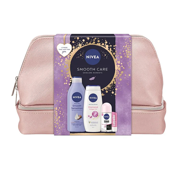 Nivea Smooth Care Smooth Sensation mleko do ciała 400 ml + Nivea Diamond & Argan Oil żel pod prysznic 250 ml + Nivea Invisible Black & White Clear antyperspirant w kulce 50 ml + Labello Soft Rose balsam do ust 4,8 g + kosmetyczna etue, zestaw kosmetyczny dla kobiet