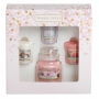 Yankee Candle Everyday Cherry Blossom - Třešňový květ vonná svíčka Classic malá sklo 104 g + Soft Blanket - Jemná přikrývka + Sweet Nothings - Sladké nic + Sun Drenched Apricot Rose - Vyšisovaná meruňková růže votivní svíčka 3 x 49 g, dárková sada
