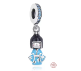 Charm Sterlingové stříbro 925 Japonská panenka Kokeshi v modrém kimonu, přívěsek na náramek cestování