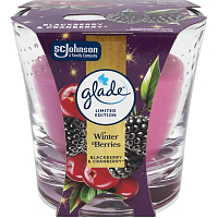 Glade Winter Berries świeczka zapachowa w szkle 112 g