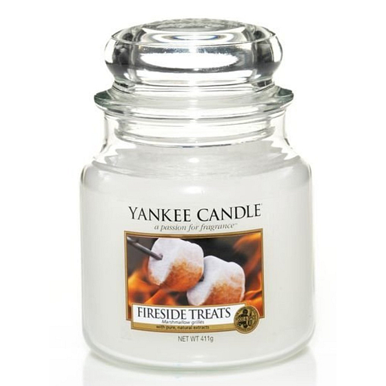 Yankee Candle Fireside Treats - Radovánky u táboráku vonná svíčka Classic střední sklo 411 g